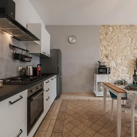 Villanova Casa Indipendente In Centro Storico - Casa Mios *