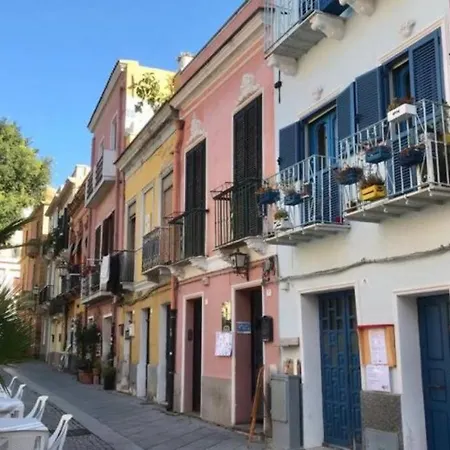 Villanova Casa Indipendente In Centro Storico - Casa Mios Apartman *